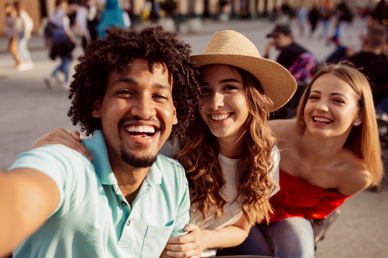Photo: small group of single people